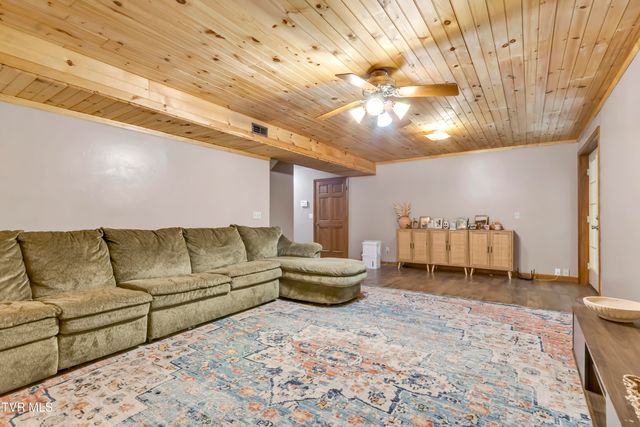 321 Winding Road, Bristol, TN 37620