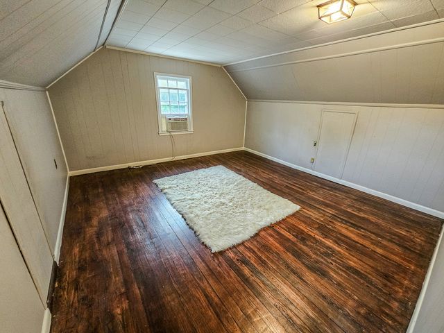 1105 Normandy Rd, Normandy, TN 37360