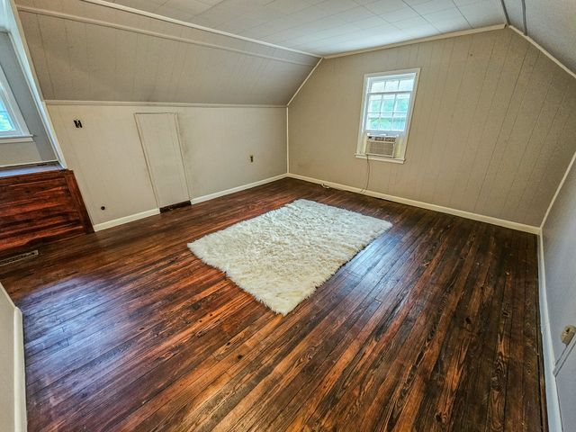 1105 Normandy Rd, Normandy, TN 37360