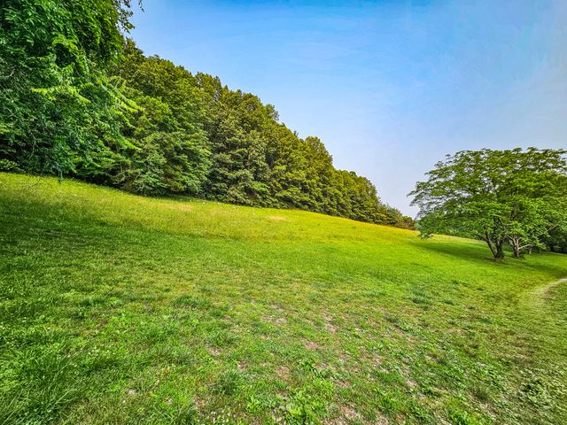 1105 Normandy Rd, Normandy, TN 37360