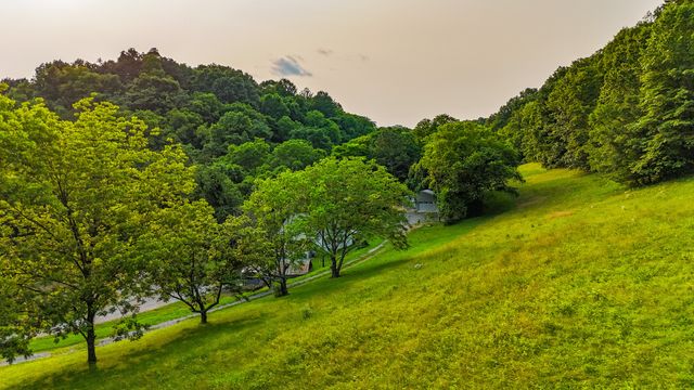 1105 Normandy Rd, Normandy, TN 37360
