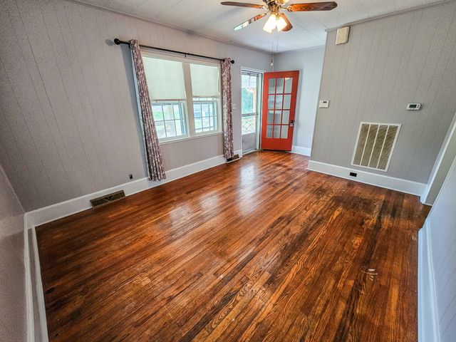 1105 Normandy Rd, Normandy, TN 37360