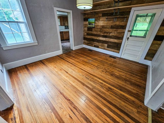 1105 Normandy Rd, Normandy, TN 37360
