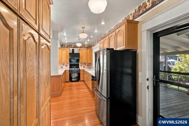 821 6th Av SW, Albany, OR 97321