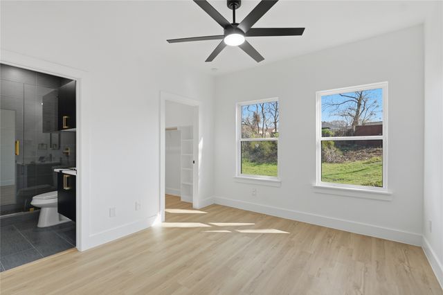 1402 Hutchins Avenue, Dallas, TX 75203