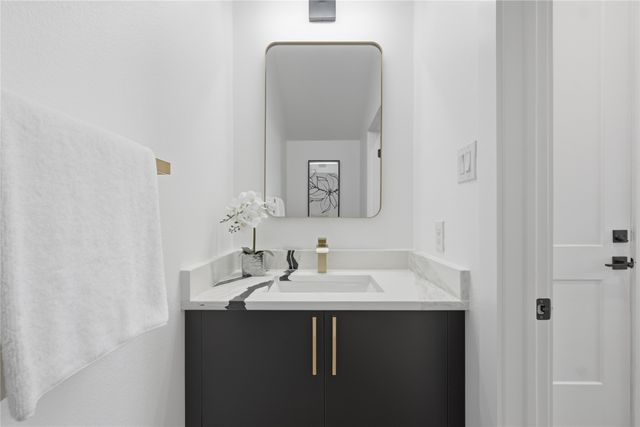 1402 Hutchins Avenue, Dallas, TX 75203