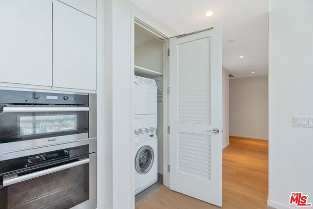 877 Francisco Street 4202, Los Angeles, CA 90017