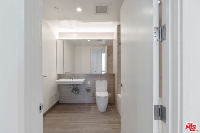 877 Francisco Street 4202, Los Angeles, CA 90017