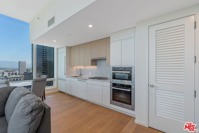 877 Francisco Street 4202, Los Angeles, CA 90017