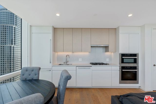 877 Francisco Street 4202, Los Angeles, CA 90017