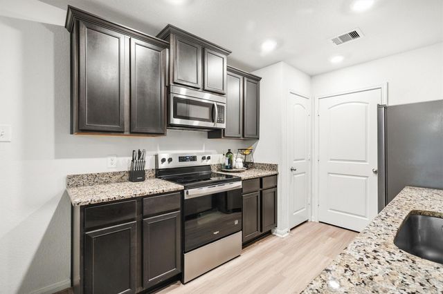 10619 Lost Maples Drive, Cleveland, TX 77328
