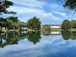 7 Greenway N 211, Royal Palm Beach, FL 33411