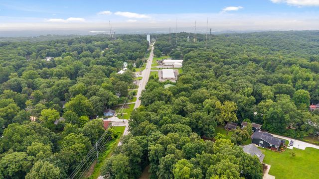 - Taft Highway, Walden, TN 37377