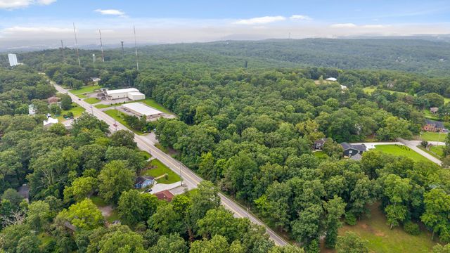 - Taft Highway, Walden, TN 37377