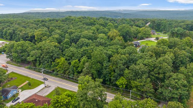 - Taft Highway, Walden, TN 37377