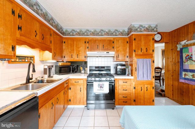 311 CINCINNATI AVE, Egg Harbor City, NJ 08215