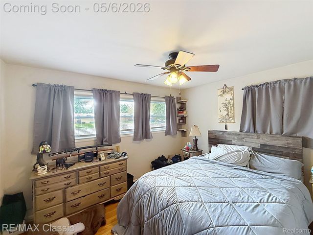 8842 Merriman Road, Livonia, MI 48150