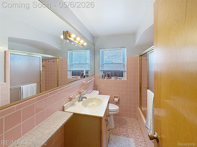 8842 Merriman Road, Livonia, MI 48150