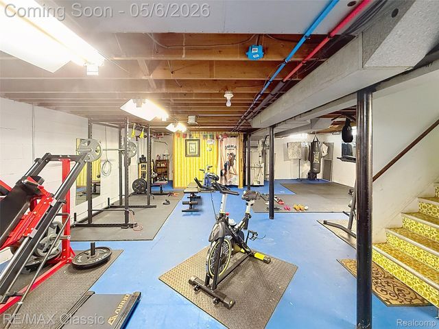 8842 Merriman Road, Livonia, MI 48150