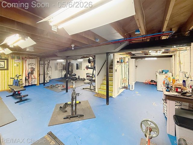 8842 Merriman Road, Livonia, MI 48150