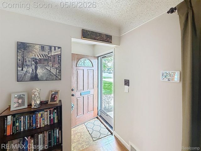 8842 Merriman Road, Livonia, MI 48150