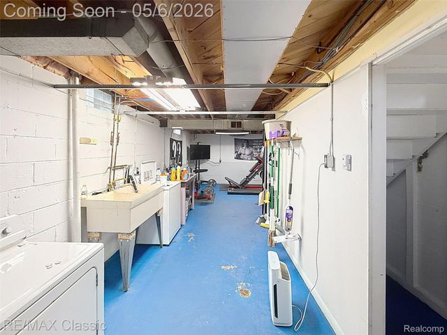 8842 Merriman Road, Livonia, MI 48150