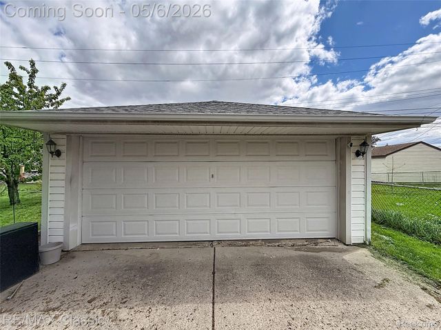 8842 Merriman Road, Livonia, MI 48150