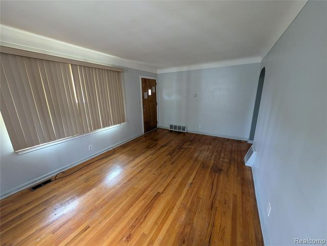 636 Waldman Avenue, Flint, MI 48507