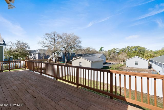 101 SE 24th Street, Oak Island, NC 28465
