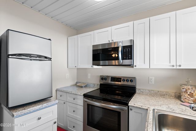 101 SE 24th Street, Oak Island, NC 28465