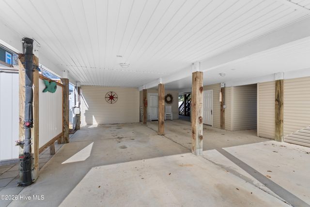 101 SE 24th Street, Oak Island, NC 28465