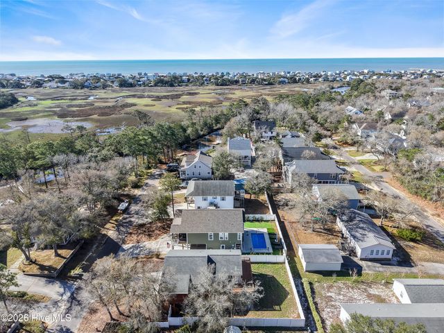 101 SE 24th Street, Oak Island, NC 28465