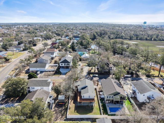 101 SE 24th Street, Oak Island, NC 28465