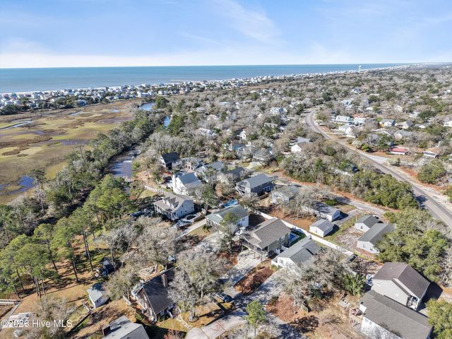 101 SE 24th Street, Oak Island, NC 28465