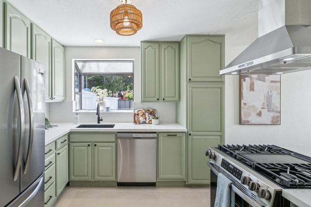 330 Paloma Avenue, Pacifica, CA 94044