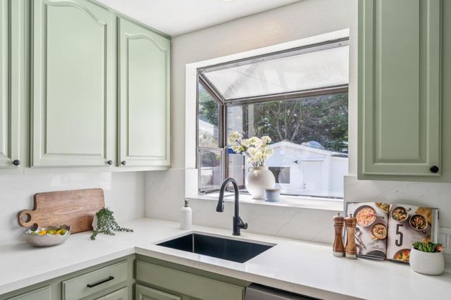 330 Paloma Avenue, Pacifica, CA 94044