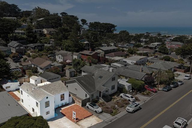 330 Paloma Avenue, Pacifica, CA 94044