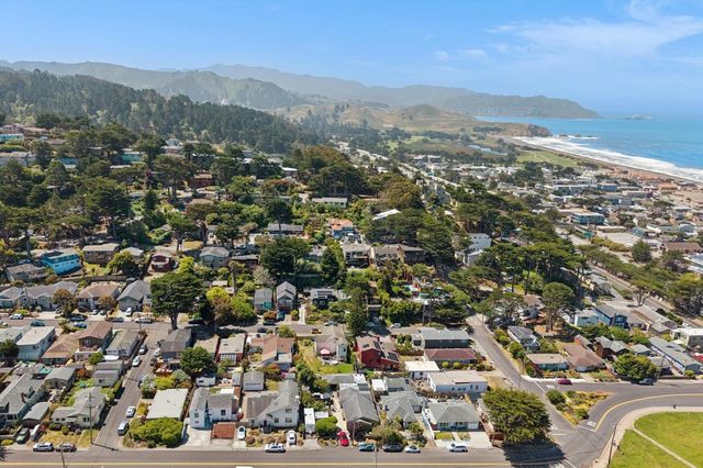 330 Paloma Avenue, Pacifica, CA 94044