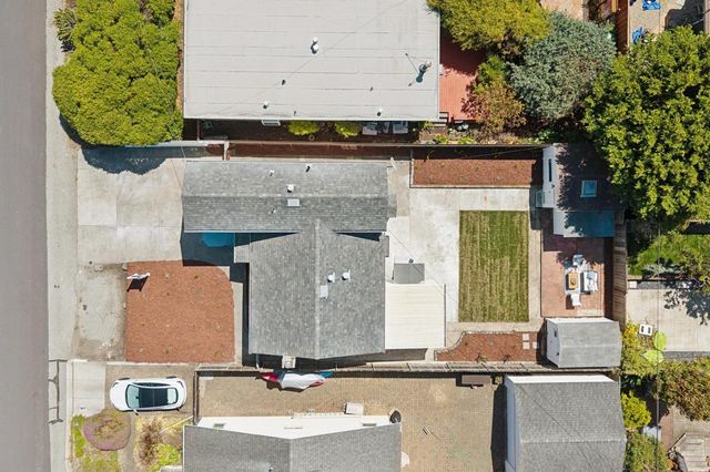 330 Paloma Avenue, Pacifica, CA 94044