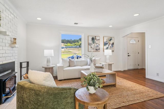 330 Paloma Avenue, Pacifica, CA 94044