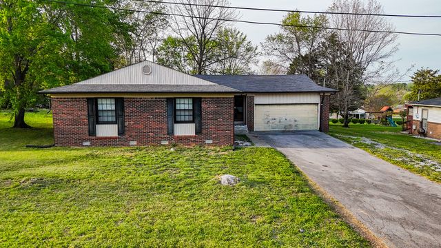 206 Hilltop Dr, Shelbyville, TN 37160