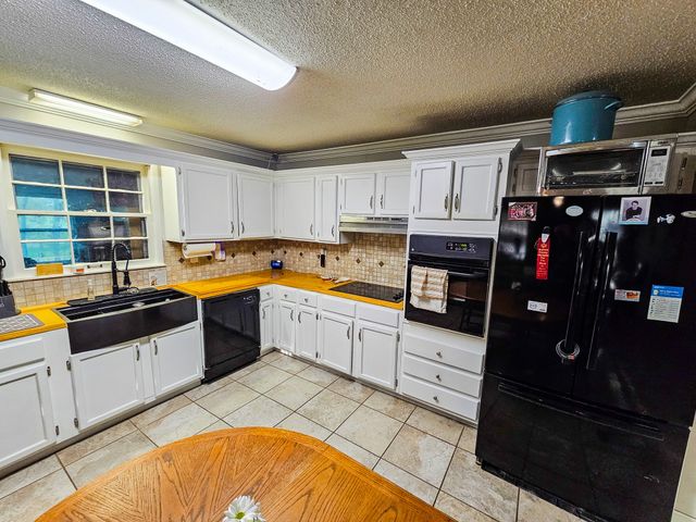 206 Hilltop Dr, Shelbyville, TN 37160