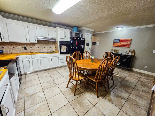 206 Hilltop Dr, Shelbyville, TN 37160