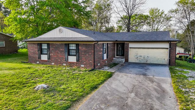 206 Hilltop Dr, Shelbyville, TN 37160