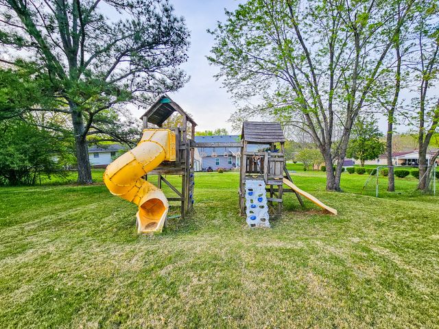 206 Hilltop Dr, Shelbyville, TN 37160