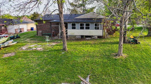 206 Hilltop Dr, Shelbyville, TN 37160