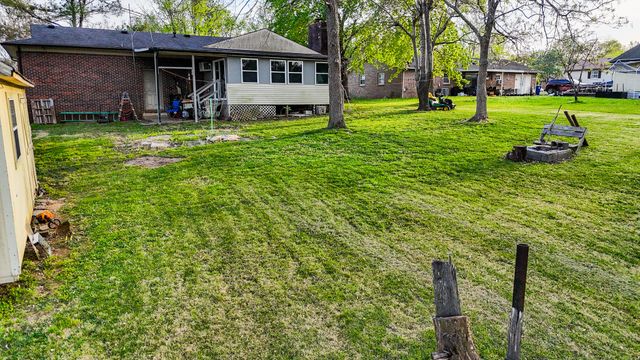 206 Hilltop Dr, Shelbyville, TN 37160
