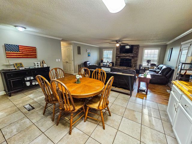 206 Hilltop Dr, Shelbyville, TN 37160
