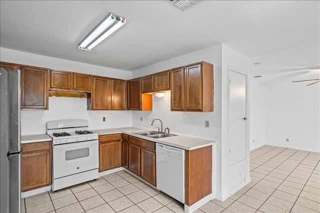 904 Montopolis DR, Austin, TX 78741