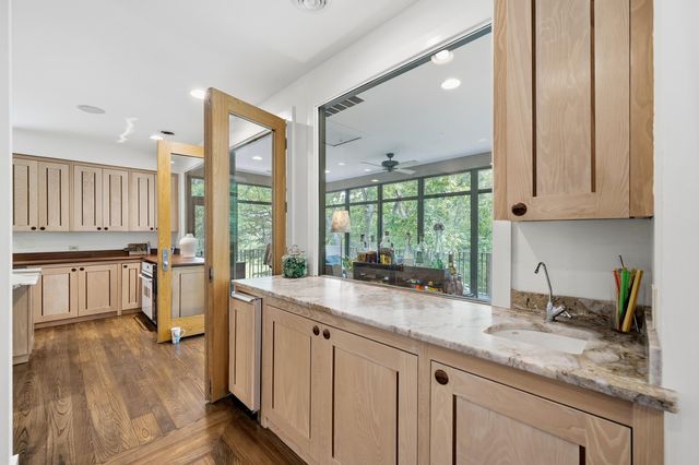 820 E HAPPY HOLLOW RD, Columbia, MO 65203